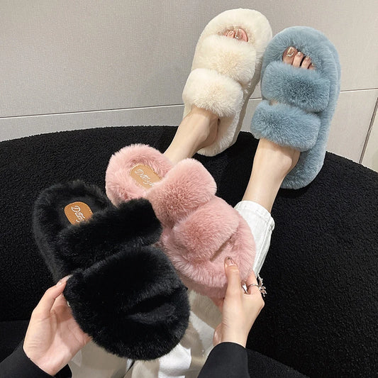 Nuevas Pantuflas SolSet ❄️🥿: calor de invierno con estilo. Diseño abierto chic, ideales dentro y fuera de casa 🏡✨. Confort y moda en cada paso. Invierno acogedor y trendy con SolSet 🐾💫.