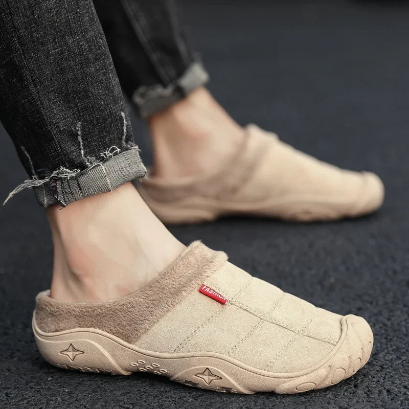 Pantuflas calientitas de cuero y lana gruesa para el invierno 🔥👟. Antideslizantes, estilosas, para él y ella. Mantén tus pies tostados y a la moda. Un abrazo cálido y chic.