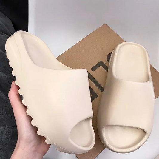 Sandalias y Pantuflas de EVA alta calidad para todos 🌞👡. Estilo y confort veraniego, ideales para casa o playa 🏖️. Eleva tu look este verano.