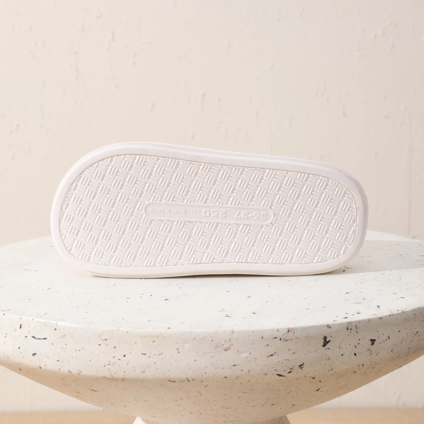 Pantuflas de Algodón de Invierno SolSet 🌨️❤️: calor y confort para ambos. Suelas suaves, antideslizantes, ideal para parejas en casa. Cada paso, un abrazo acogedor.