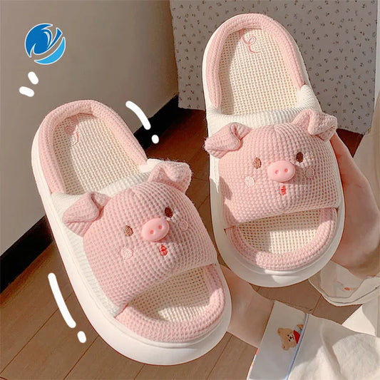 Pantuflas de Cerdito 🐷💕: ternura y comodidad todo el año. Diseño abierto, transpirable, alta calidad. Encanto en cada paso para todos en casa 🏠✨.