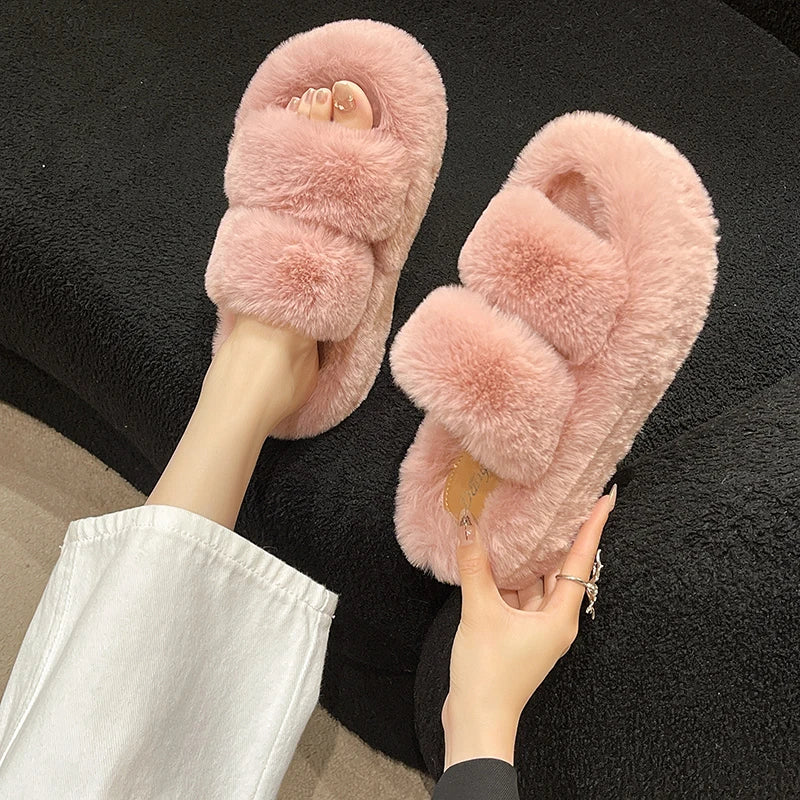Nuevas Pantuflas SolSet ❄️🥿: calor de invierno con estilo. Diseño abierto chic, ideales dentro y fuera de casa 🏡✨. Confort y moda en cada paso. Invierno acogedor y trendy con SolSet 🐾💫.